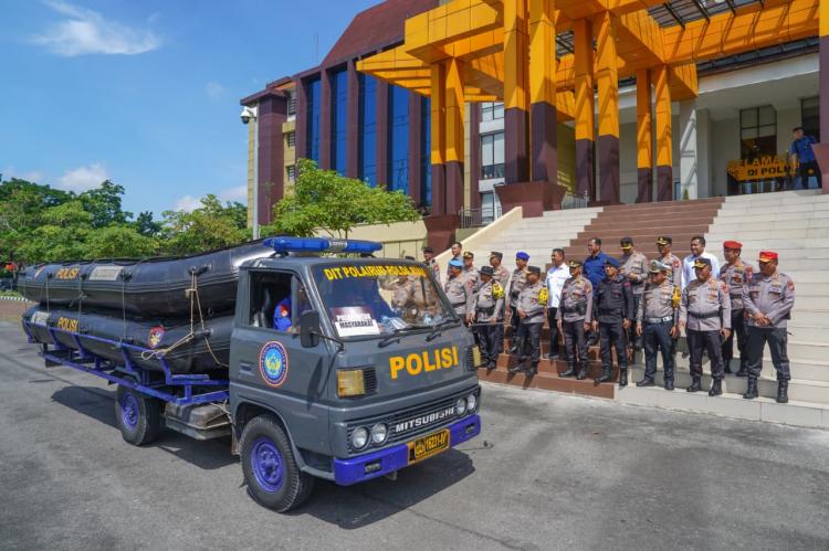 Kapolda Riau Berangkatkan 290 Personel Bantu Penanganan Banjir dan Longsor di Sumbar